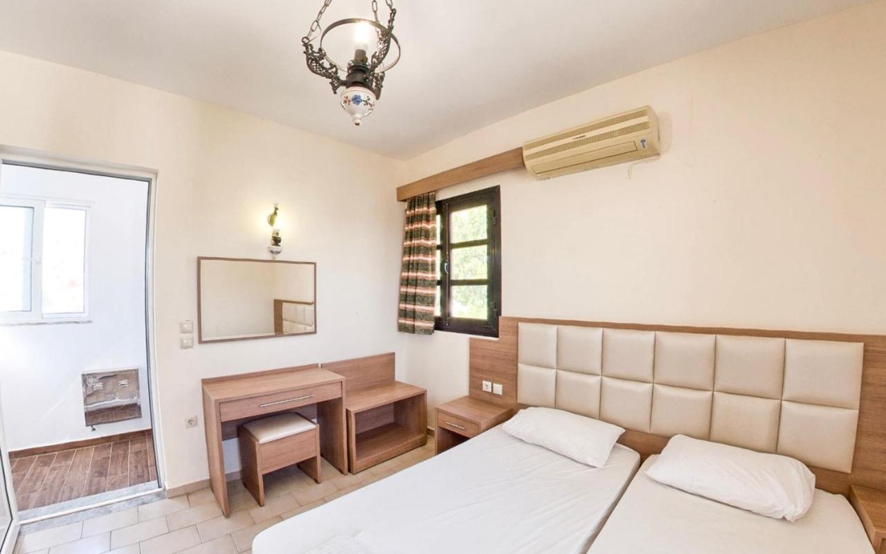 Coralli Apartments Pefki Екстериор снимка